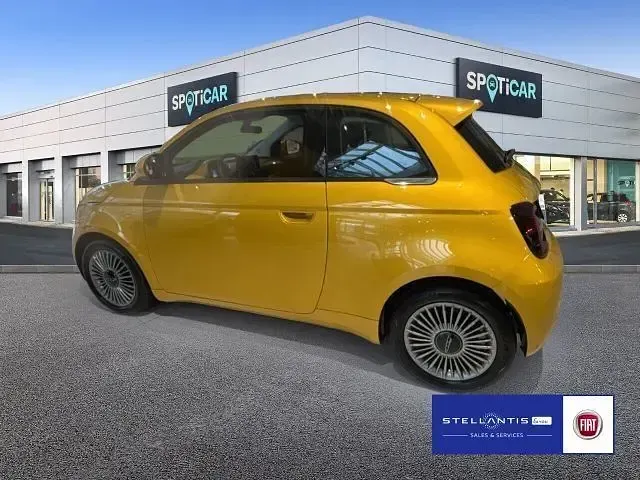 Neu Fiat 500 65 PS (47 kW) 2026 Gelb Limousine