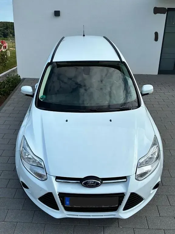 Gebraucht Ford Focus SYNC Edition 140 PS (102 kW) 2014 Weiß Limousine