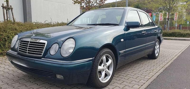 Gebraucht Mercedes 280 Elegance 193 PS (141 kW) 1996 Grün Limousine