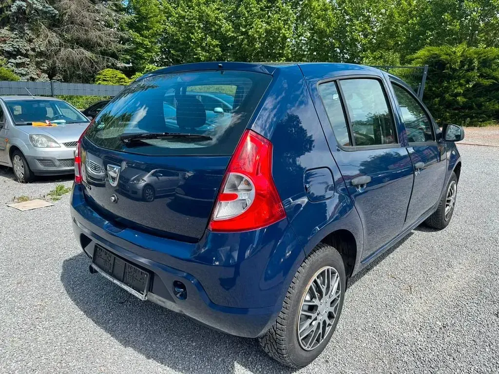 Gebraucht Dacia Sandero Basis 75 PS (55 kW) 2012 Blau Limousine