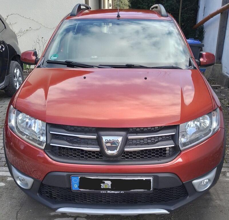 Rot Gebraucht 2015 Dacia Sandero Stepway Kleinwagen | 6.500 € (Fairer Preis) - Bild 1/4