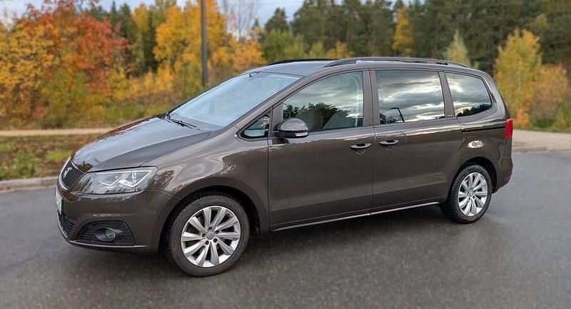 Braun Gebraucht 2015 Seat Alhambra Ecomotive Van / Kleinbus | 15.700 € (Guter Preis) - Bild 1/4