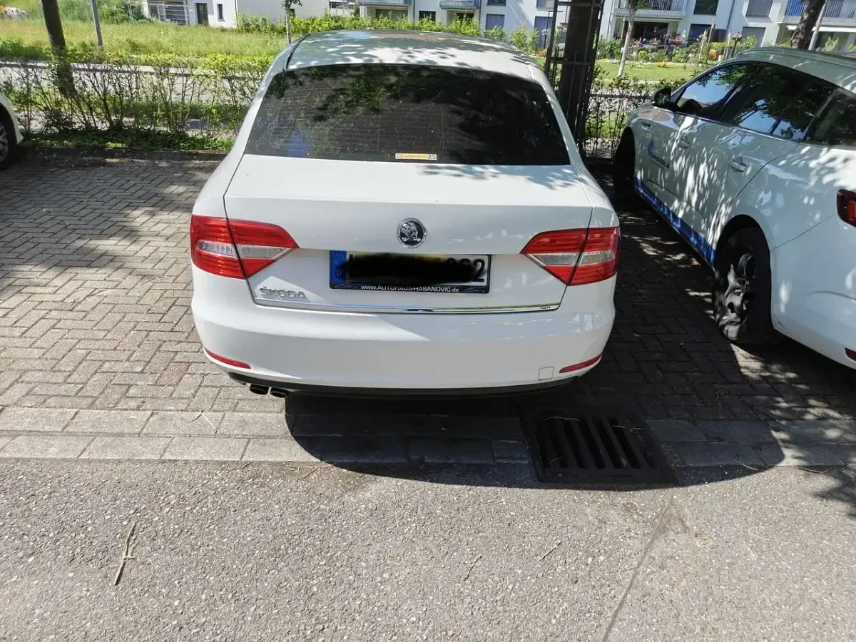 Gebraucht Skoda Superb Ambition 160 PS (117 kW) 2013 Limousine