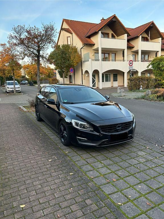 Schwarz Gebraucht 2013 Volvo V60 Kinetic Kombi | 13.200 € (Teuer) - Bild 1/4