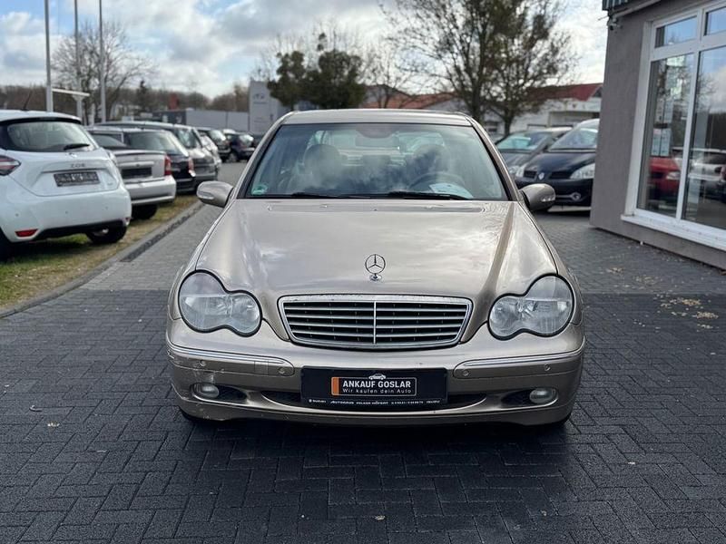 Gebraucht Mercedes C320 Elegance 218 PS (160 kW) 2003 Gold Limousine