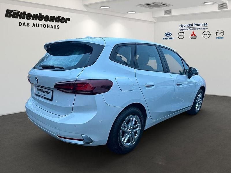 Gebraucht BMW 218 Active Tourer 136 PS (100 kW) 2023 Weiß Van / Kleinbus