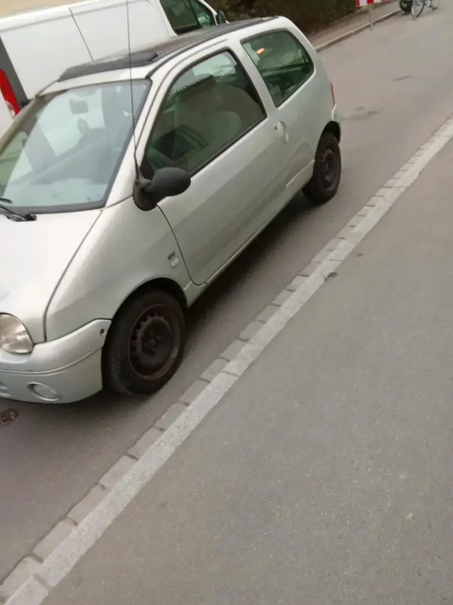 Gebraucht Renault Twingo 75 PS (55 kW) 2005 Silber Kleinwagen