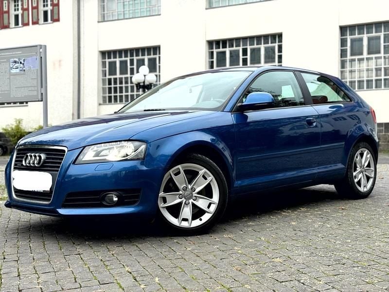 Blau Gebraucht 2010 Audi A3 Comfort Kleinwagen | 4.990 € (Guter Preis) - Bild 1/4