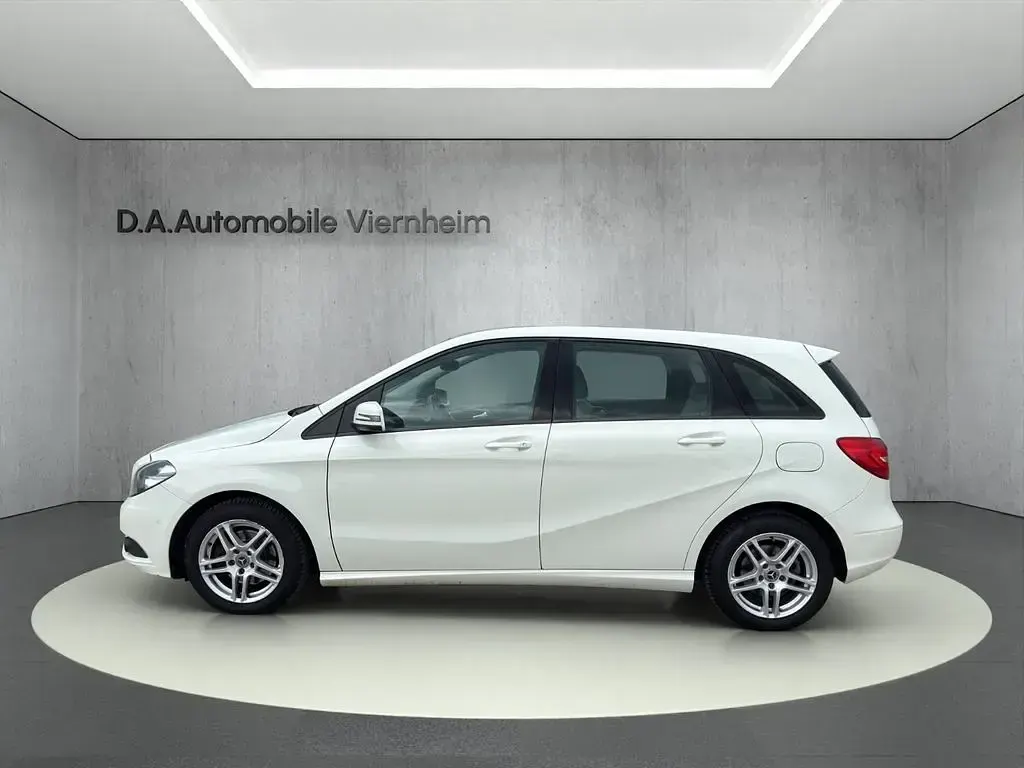 Gebraucht Mercedes B200 136 PS (100 kW) 2013 Weiß Van / Kleinbus