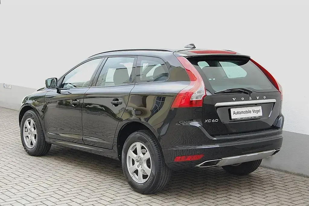 Gebraucht Volvo XC60 190 PS (139 kW) 2015 Schwarz SUV