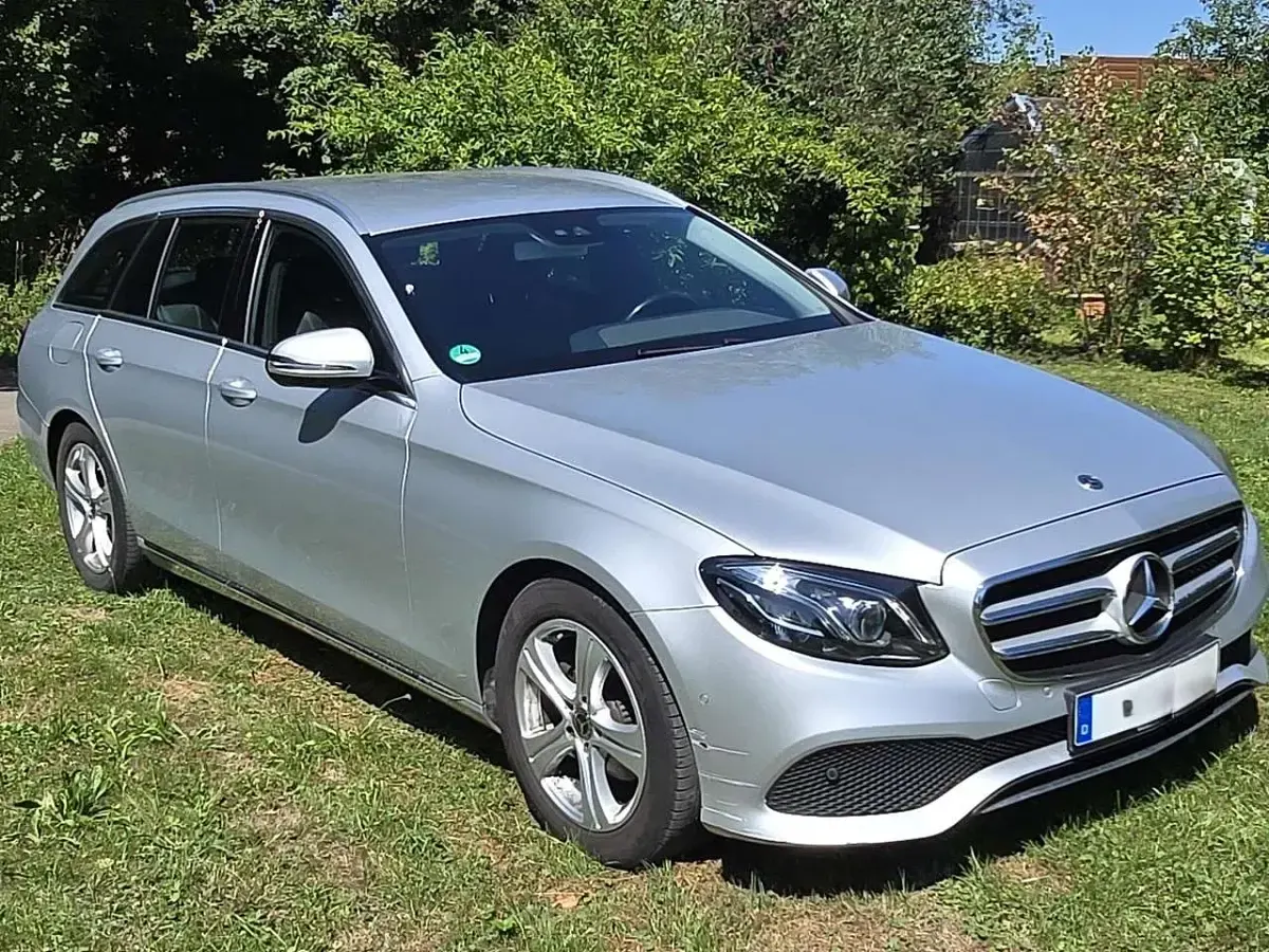 Gebraucht Mercedes E220 Avantgarde 194 PS (142 kW) 2017 Silber Kombi