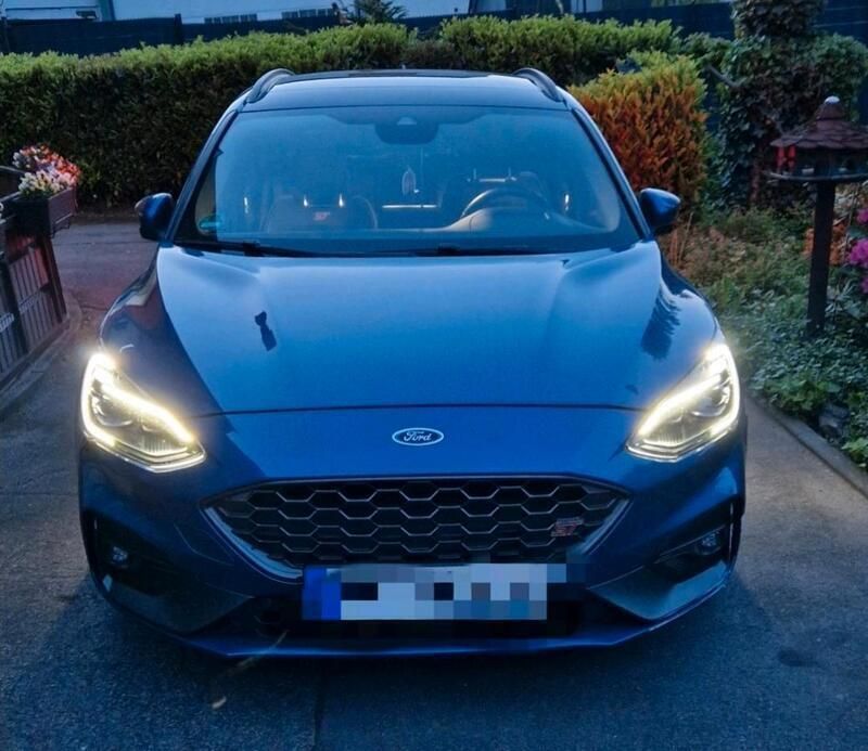 Blau Gebraucht 2020 Ford Focus ST Kombi | 21.450 € (Fairer Preis) - Bild 1/4