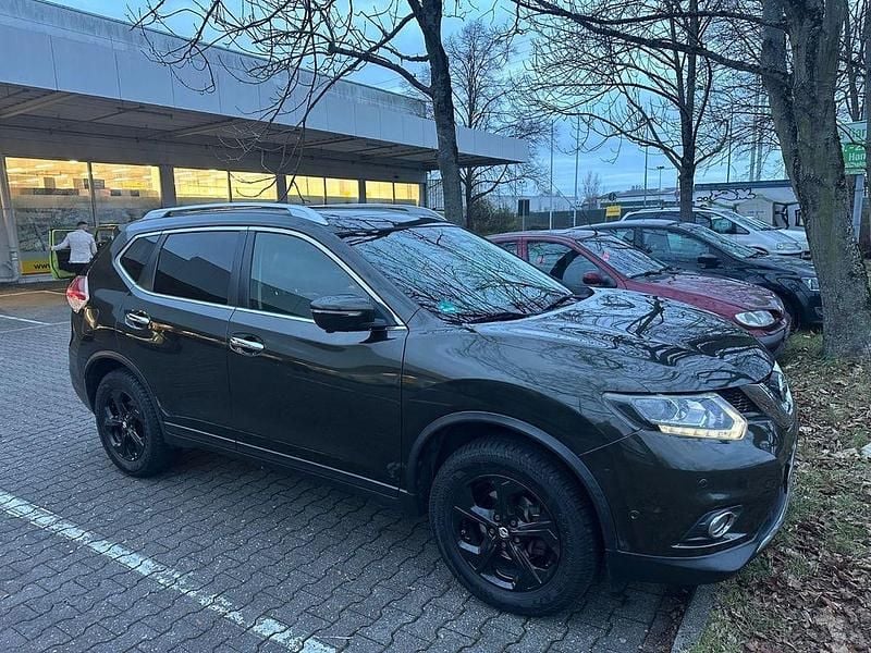 Grün Gebraucht 2014 Nissan X-Trail Tekna SUV | 12.250 € (Fairer Preis) - Bild 1/4