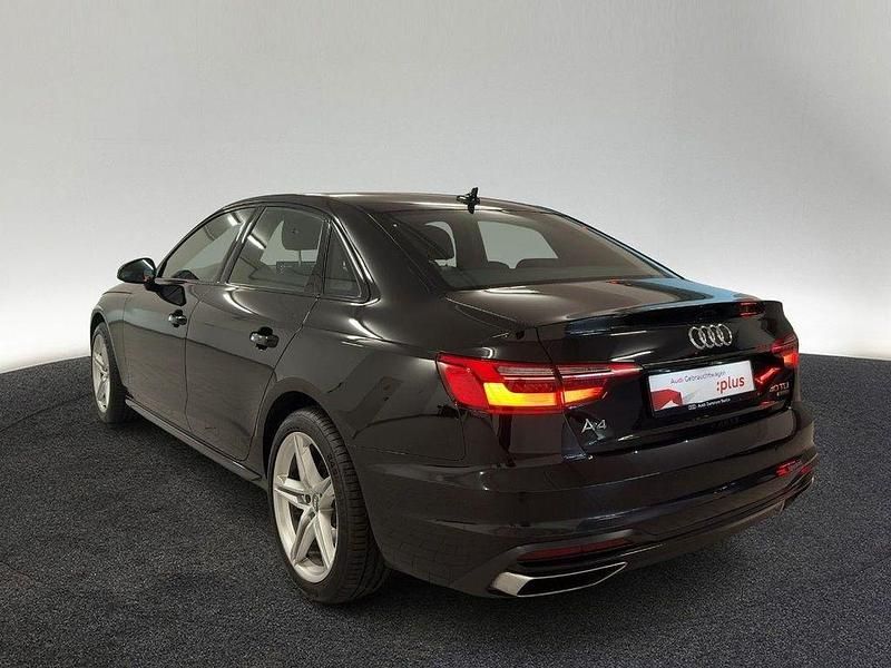 Second-hand Audi A4 Advanced Plus 204 CP (150 kW) 2023 Negru Berlinǎ