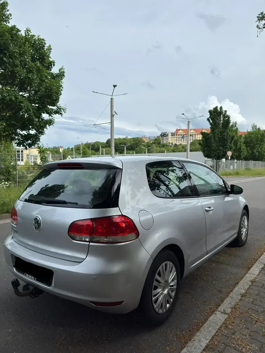 Gebraucht VW Golf VI 122 PS (89 kW) 2011 Silber Kleinwagen