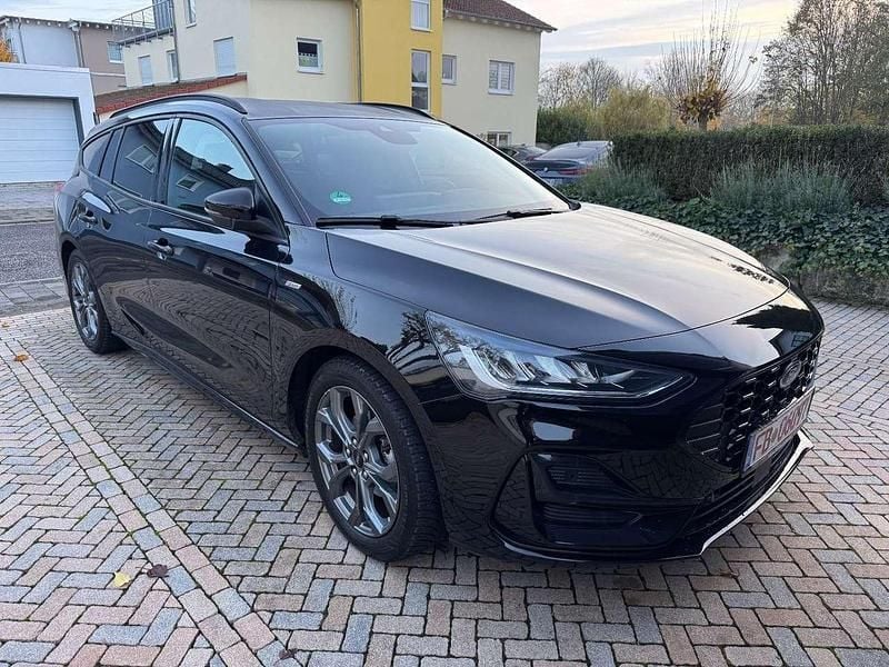 Osvidianschwarz Gebraucht 2024 Ford Focus ST-Line Kombi | 21.000 € (Superpreis) - Bild 1/4
