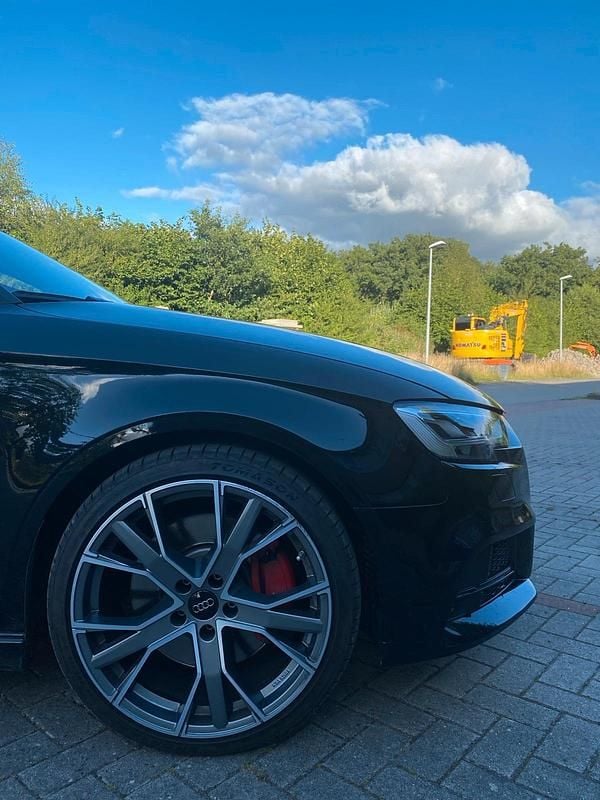 Gebraucht Audi S3 Ambiente 310 PS (228 kW) 2018 Schwarz Limousine