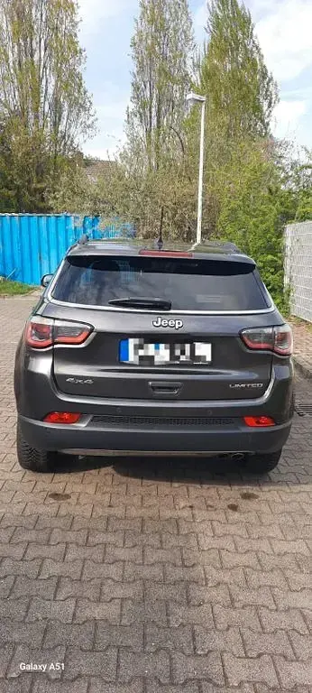 Gebraucht Jeep Compass Limited 140 PS (102 kW) 2017 Grau SUV