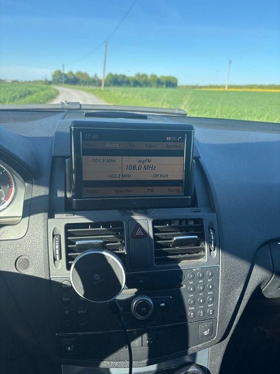 Second-hand Mercedes 200 143 CP (105 kW) 2010 Argintiu Berlinǎ