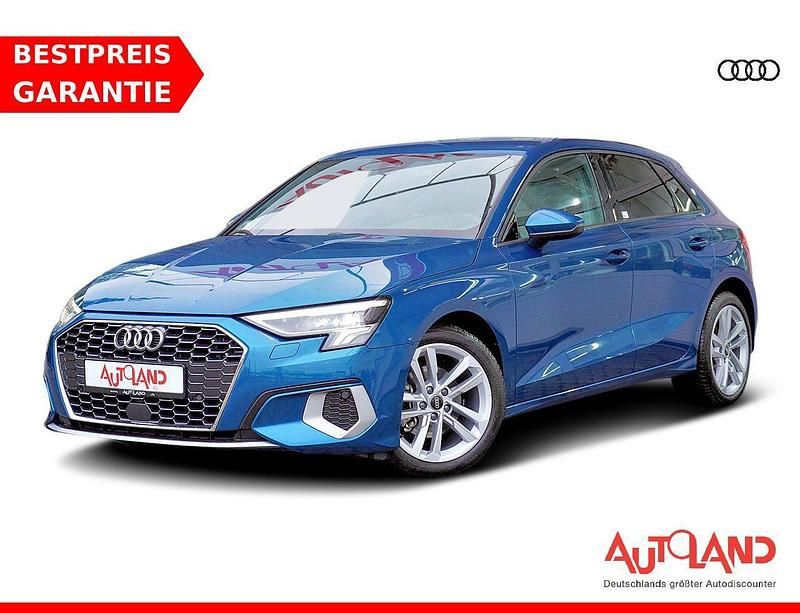 Blau Gebraucht 2022 Audi A3 Sportback Comfort Kleinwagen | 23.490 € (Etwas zu teuer) - Bild 1/4