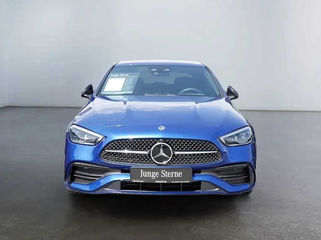 Gebraucht Mercedes 300 AMG 265 PS (194 kW) 2022 Blaulack spektralblau (metallic) Limousine