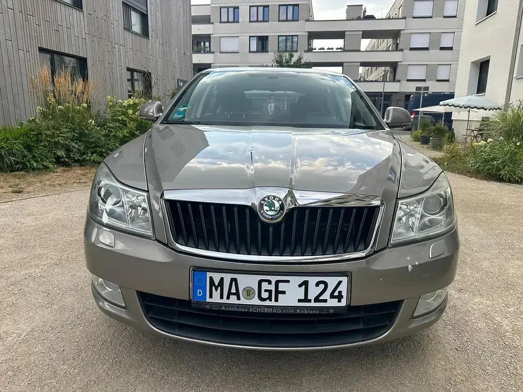 Gebraucht Skoda Octavia Sport 140 PS (102 kW) 2011 Silber Limousine