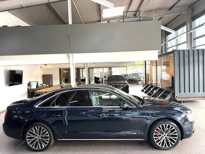Gebraucht Audi A8 Comfort 250 PS (183 kW) 2012 Blau Limousine