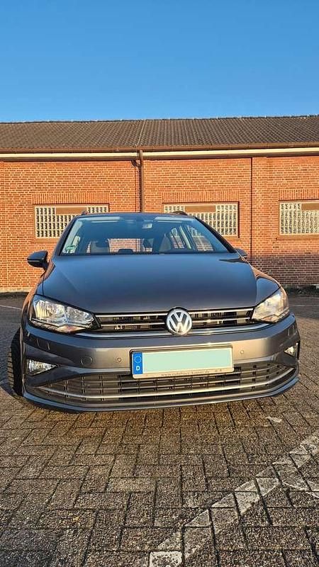 Gebraucht VW Golf VII Comfortline 131 PS (96 kW) 2019 Grau Kombi