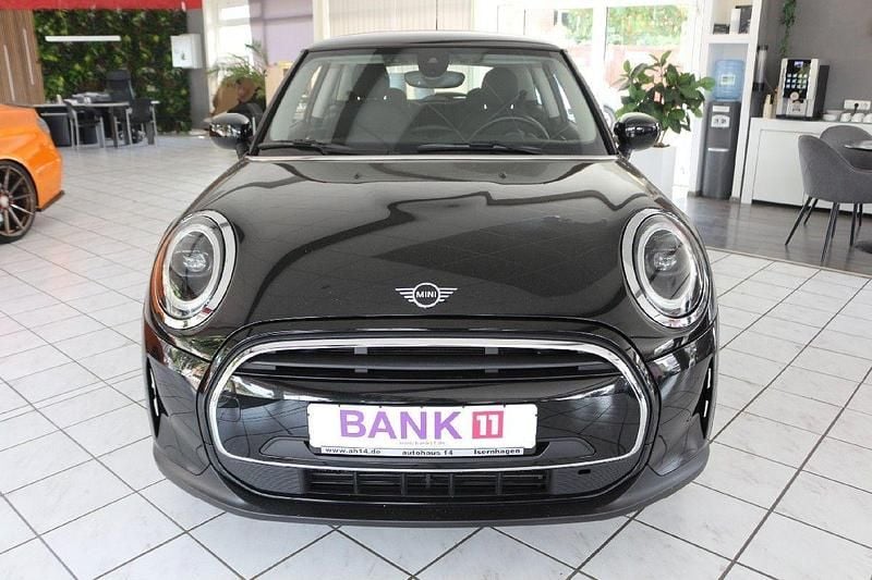 Second-hand Mini Cooper 136 CP (100 kW) 2023 Negru Hatchback