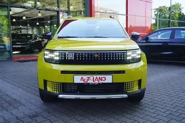 Neu Fiat Grande Panda La Prima 101 PS (74 kW) 2026 Gelb Kleinwagen