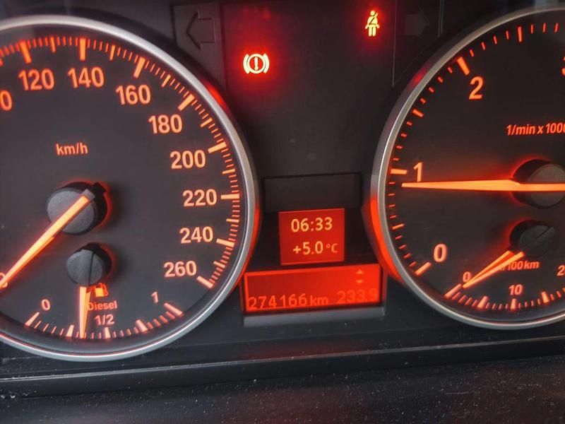 Gebraucht BMW 320 184 PS (135 kW) 2010 Schwarz Kombi