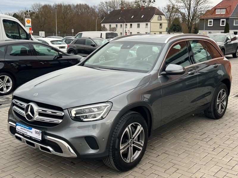 Grau Gebraucht 2020 Mercedes GLC200 SUV | 30.499 € (Guter Preis) - Bild 1/4