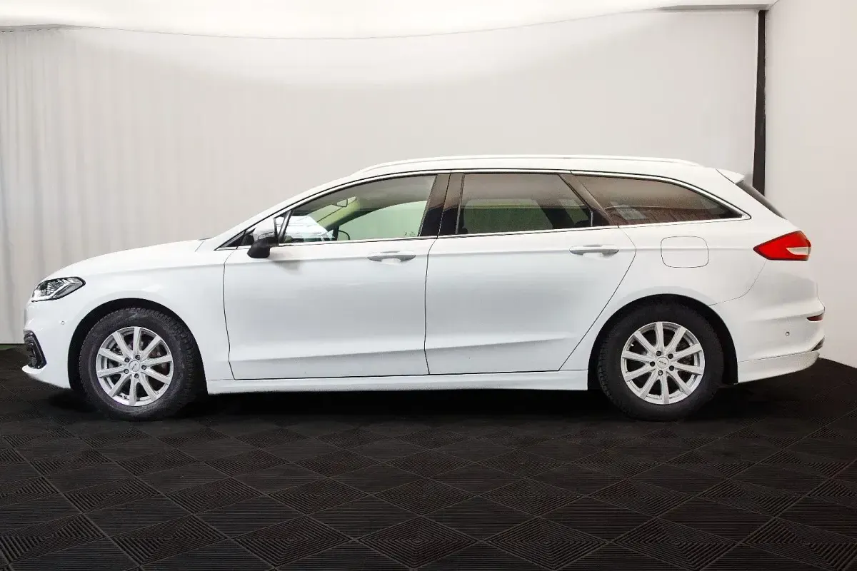 Gebraucht Ford Mondeo Titanium 150 PS (110 kW) 2022 Weiß Kombi