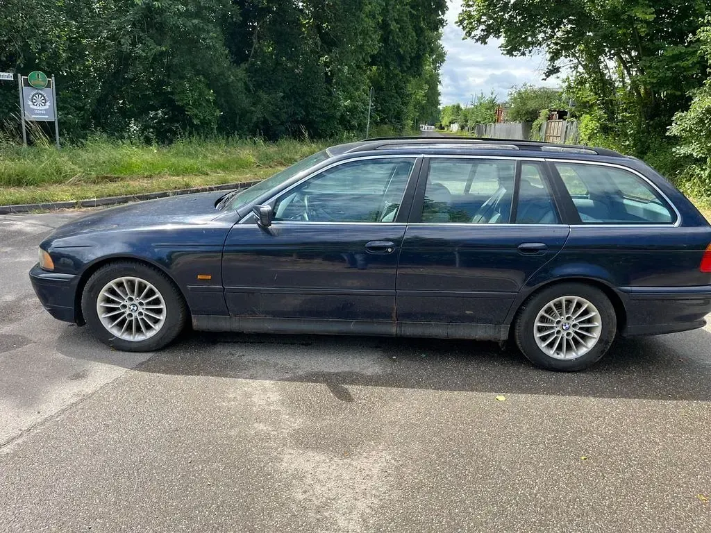 Gebraucht BMW 530 231 PS (169 kW) 2000 Blau Kombi