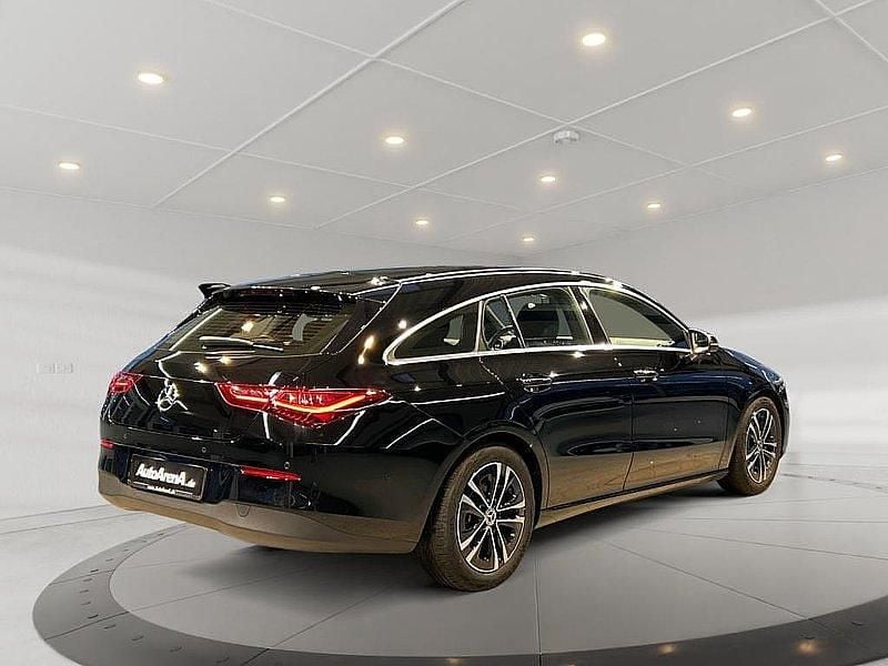 Gebraucht Mercedes CLA200 Shooting Brake 163 PS (119 kW) 2024 Unilack nachtschwarz Kombi