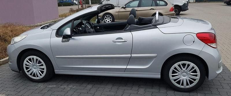 Gebraucht Peugeot 207 CC 156 PS (114 kW) 2013 Silber Cabrio