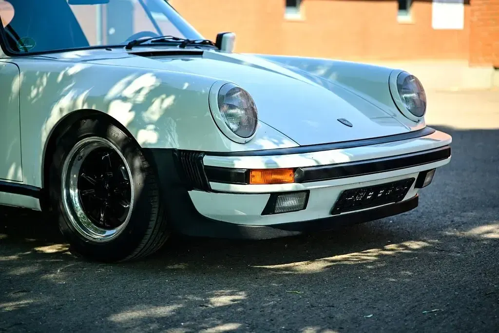 Gebraucht Porsche 911 218 PS (160 kW) 1987 Weiß Cabrio