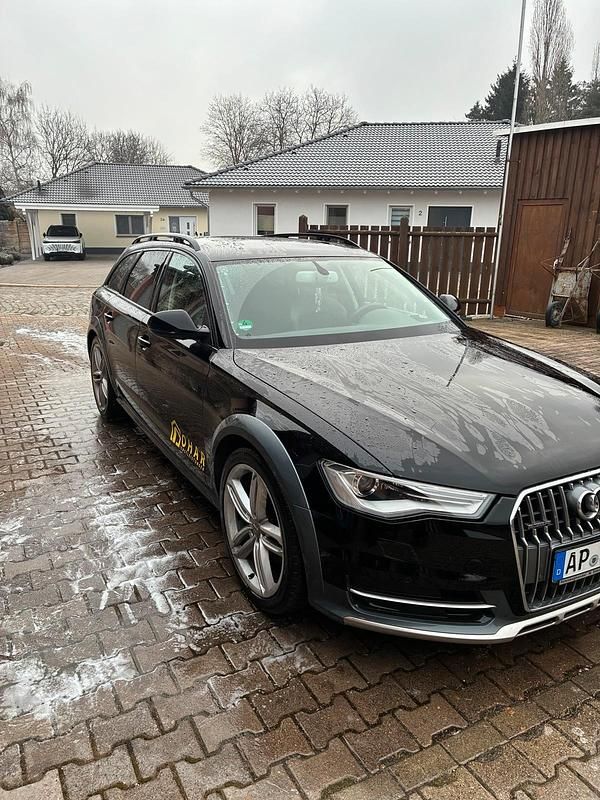 Schwarz Gebraucht 2017 Audi A6 Allroad Kombi | 20.999 € (Fairer Preis) - Bild 1/4
