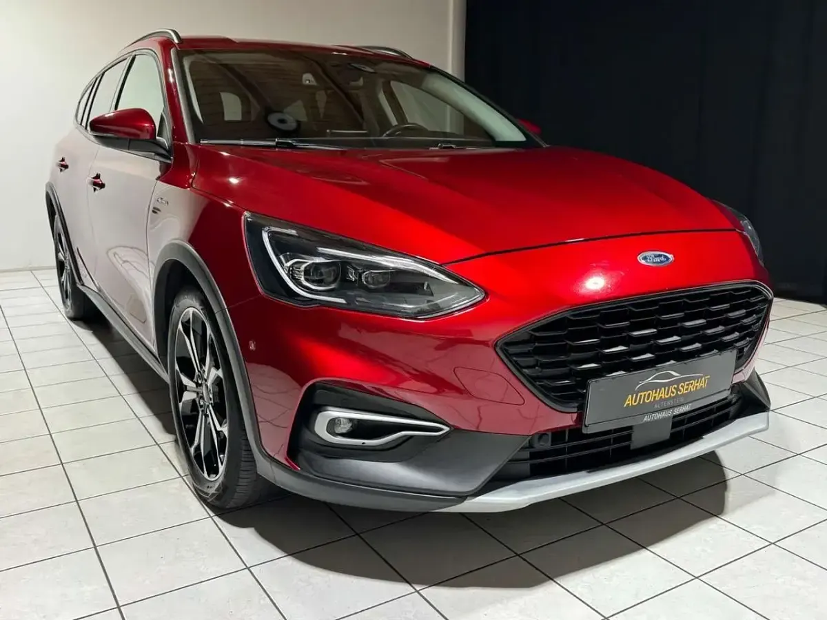 Używany Ford Focus Active 120 KM (88 kW) 2020 Czerwony Sedan/Limuzyna