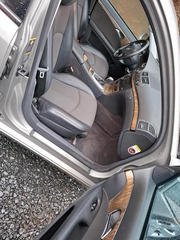 Gebraucht Mercedes E320 224 PS (164 kW) 2006 Gold Limousine