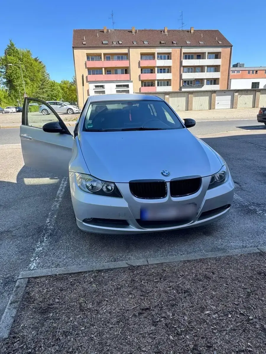 Gebraucht BMW 320 150 PS (110 kW) 2006 Grau Limousine