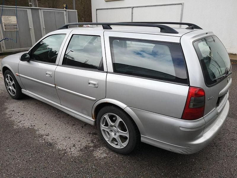 Gebraucht Opel Vectra Selection 125 PS (91 kW) 2001 Silber Limousine