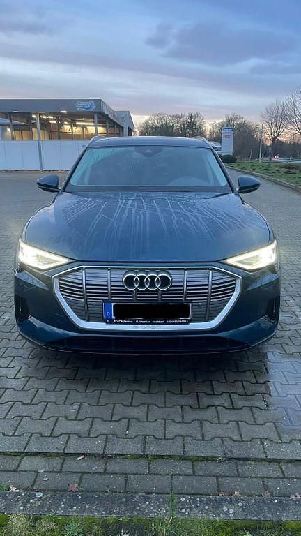 Gebraucht Audi e-tron Ambiente 230 kW (313 PS) 2020 Blau SUV