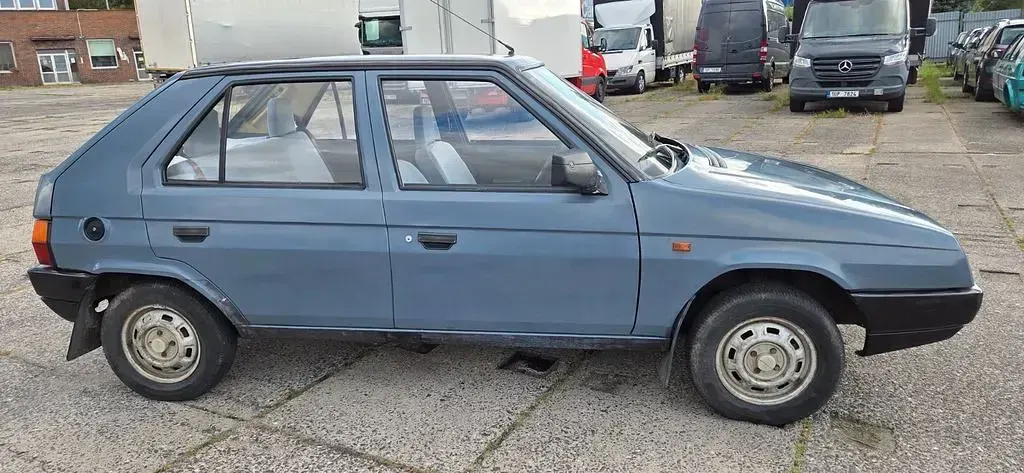 Gebraucht Skoda Favorit 63 PS (46 kW) 1988 Grau Kleinwagen