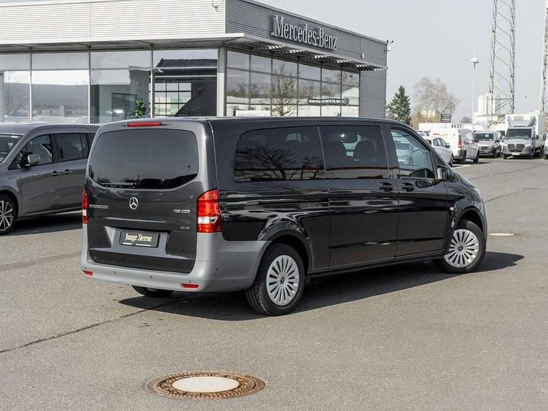 Second-hand Mercedes Vito 163 CP (119 kW) 2025 Gri Van
