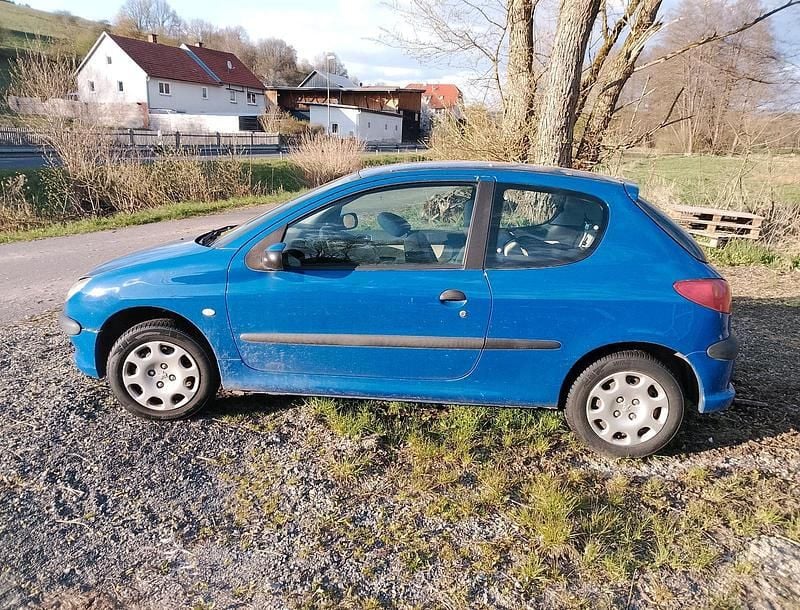 Gebraucht Peugeot 206 60 PS (44 kW) 2004 Blau Kleinwagen