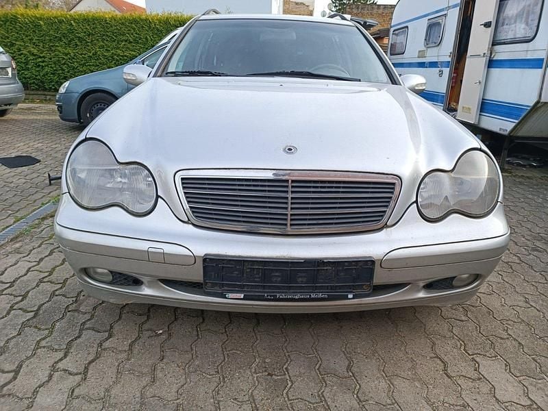 Gebraucht Mercedes C220 143 PS (105 kW) 2002 Silber Kombi