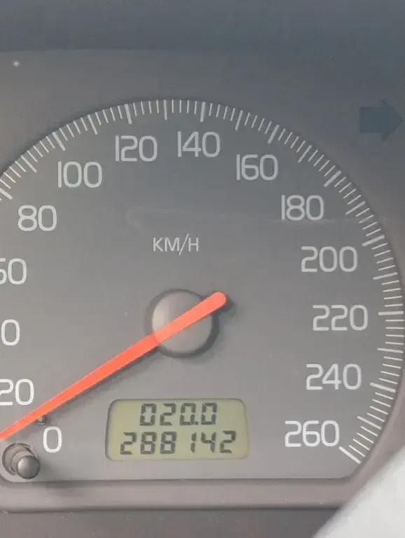 Gebraucht Volvo V40 116 PS (85 kW) 1998 Schwarz Kombi