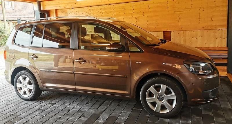 Braun Gebraucht 2014 VW Touran Life Van / Kleinbus | 5.000 € (Superpreis) - Bild 1/4