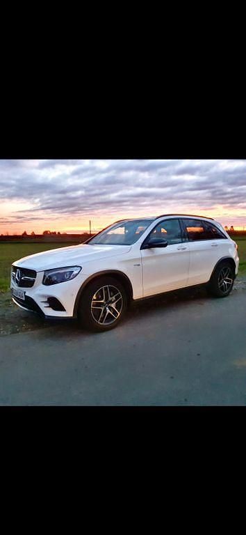 Weiß Gebraucht 2017 Mercedes GLC43 AMG AMG SUV | 33.700 € (Fairer Preis) - Bild 1/4
